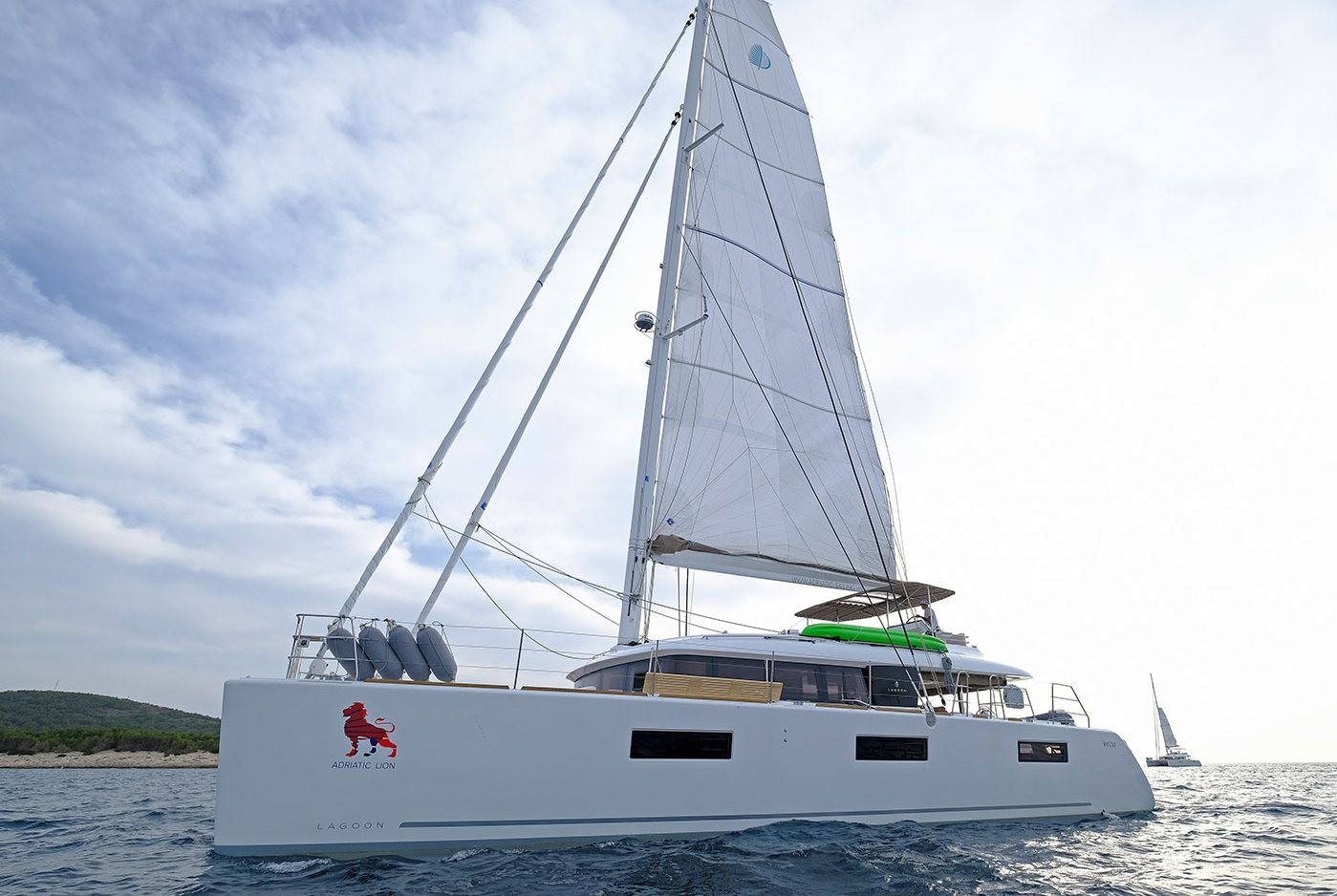 lagoon-620-adriatic-lion-01