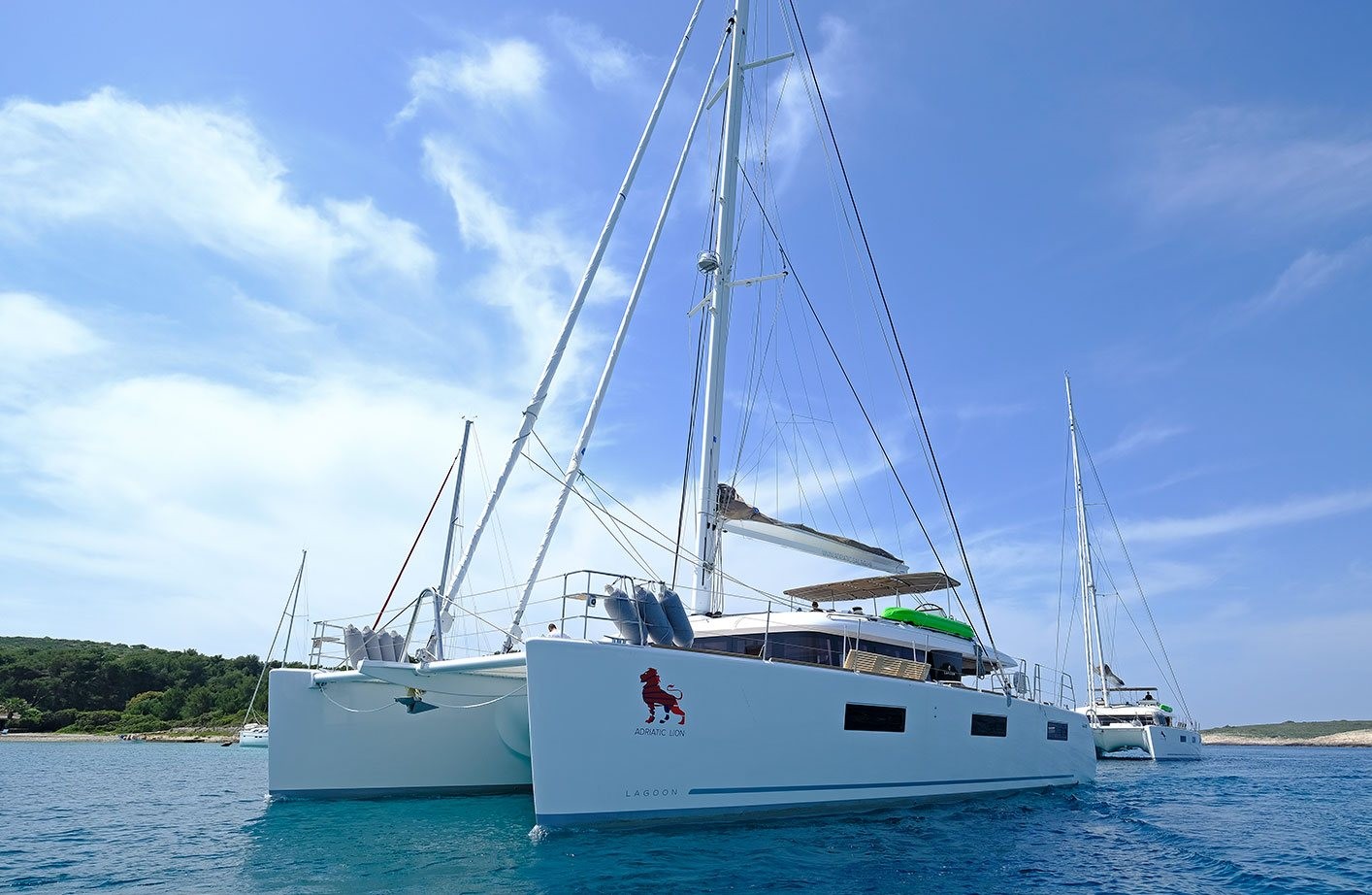 lagoon-620-adriatic-lion-02