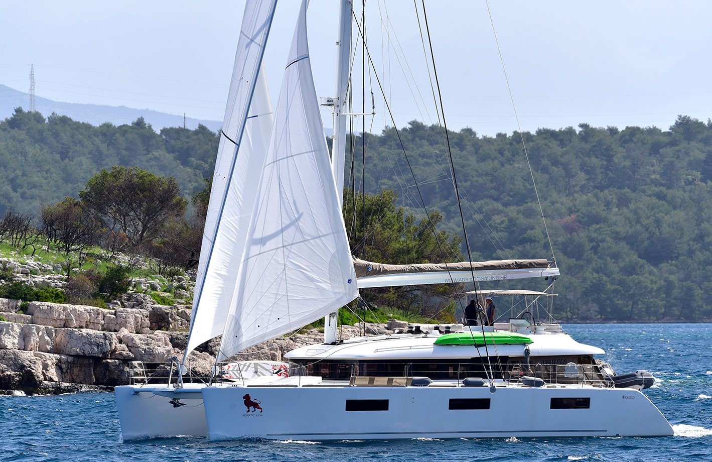 lagoon-620-adriatic-lion-06