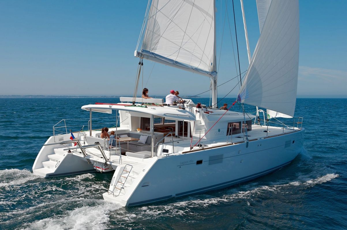 lagoon-450-3